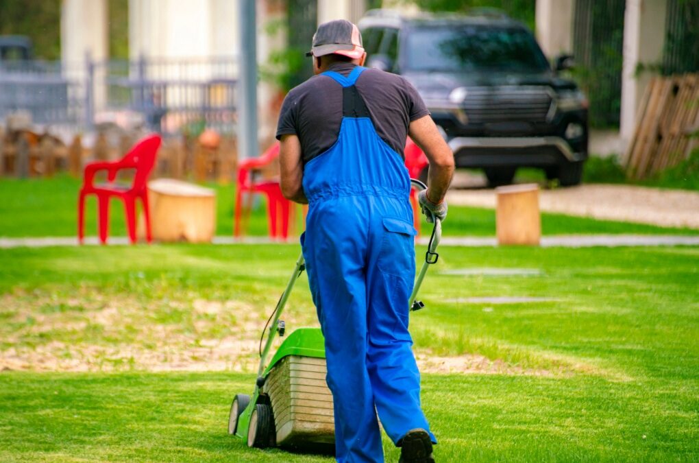 Spring Marketing for Landscapers: What to Post to Get Hired Now