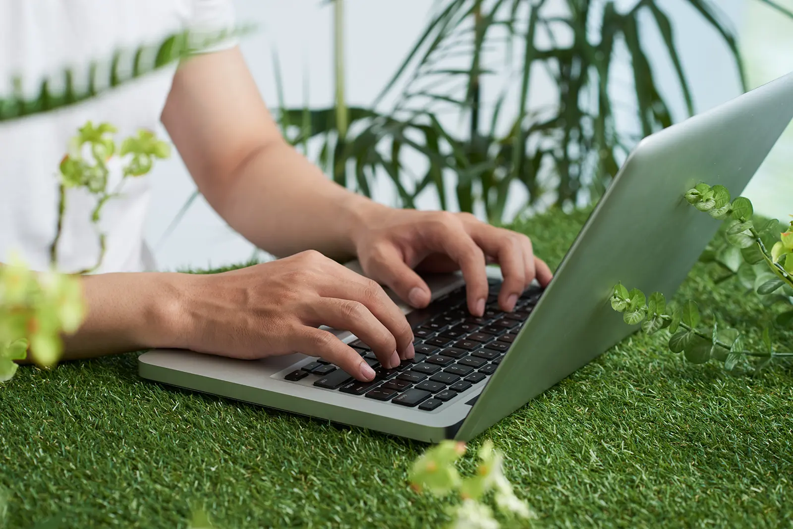 How Nextdoor And Alignable Help Win Landscaping Clients