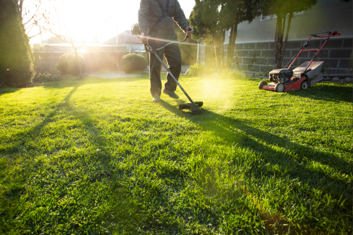 Lawn Care Client Communication: How to Reduce Cancellations and Keep Customers Longer 